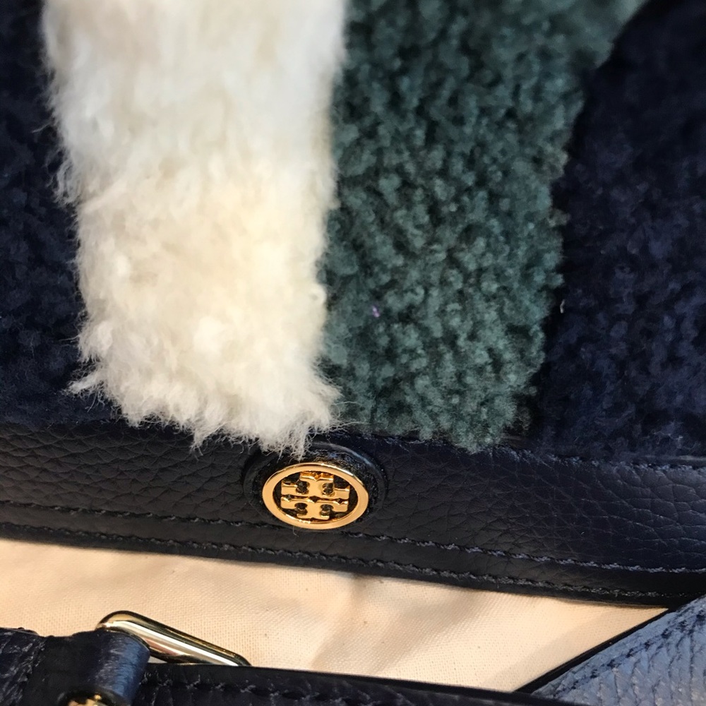 Tory Burch Navy Shearling Bucket Bag with Cream and Forest Green Stripes - Picture 10 of 12